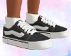 V Sneakers F