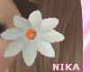 White hair flower [n]
