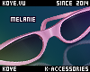 |< Melanie! Sunglasses!