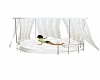 bed white