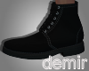 [D] black boots
