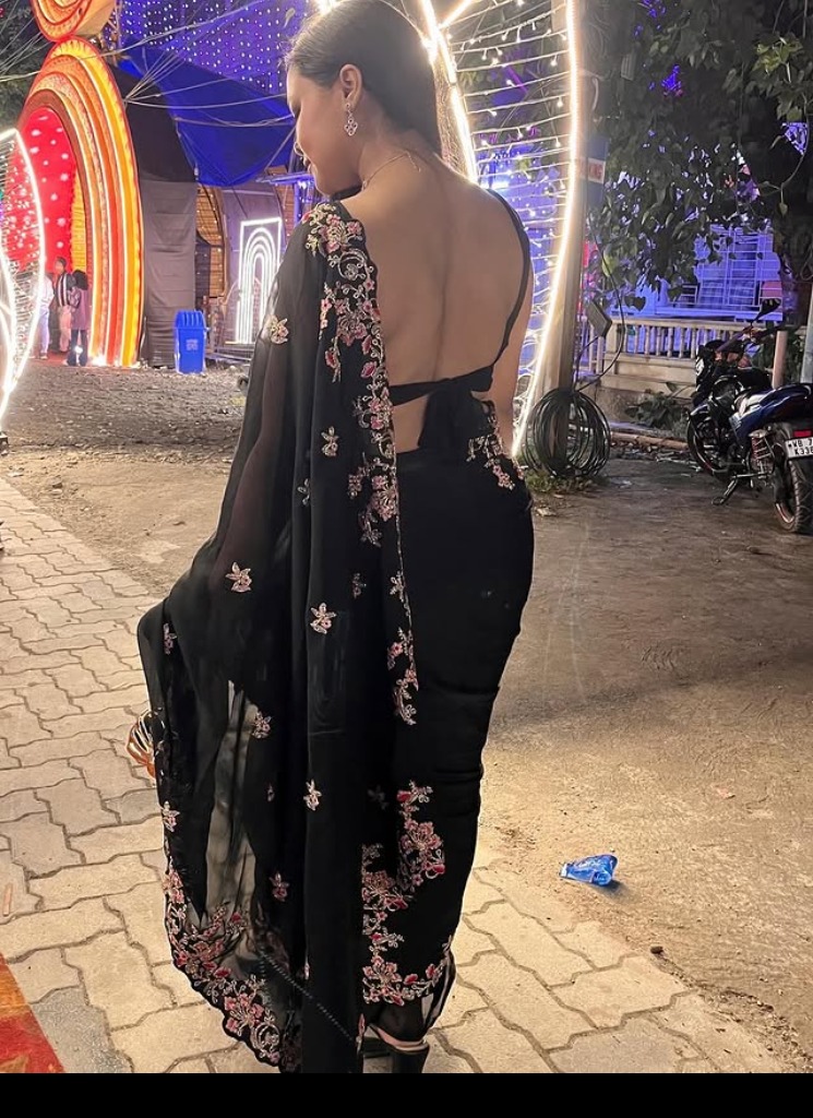 Guest_NaughtyDesi