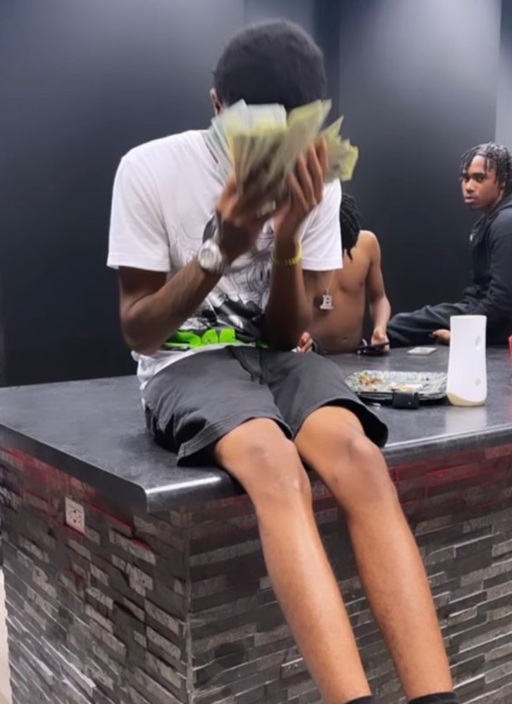 Guest_gloccfelon