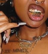 Guest_Smiilebitchh