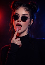 Guest_IzzyMonson
