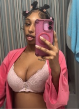 Guest_MinaLaurenn
